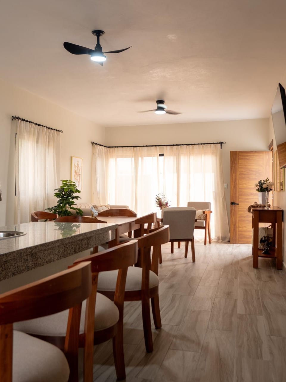 Living room, Dining area