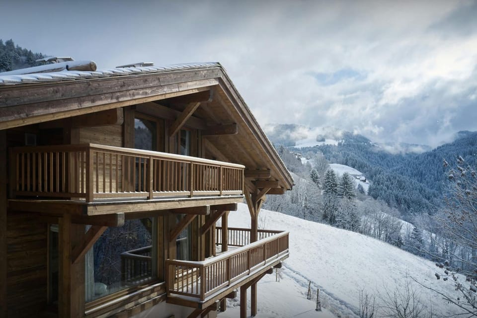 Property building, Day, Natural landscape, Winter, View (from property/room), Mountain view