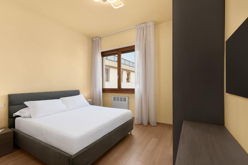 Bedroom, heating, wardrobe