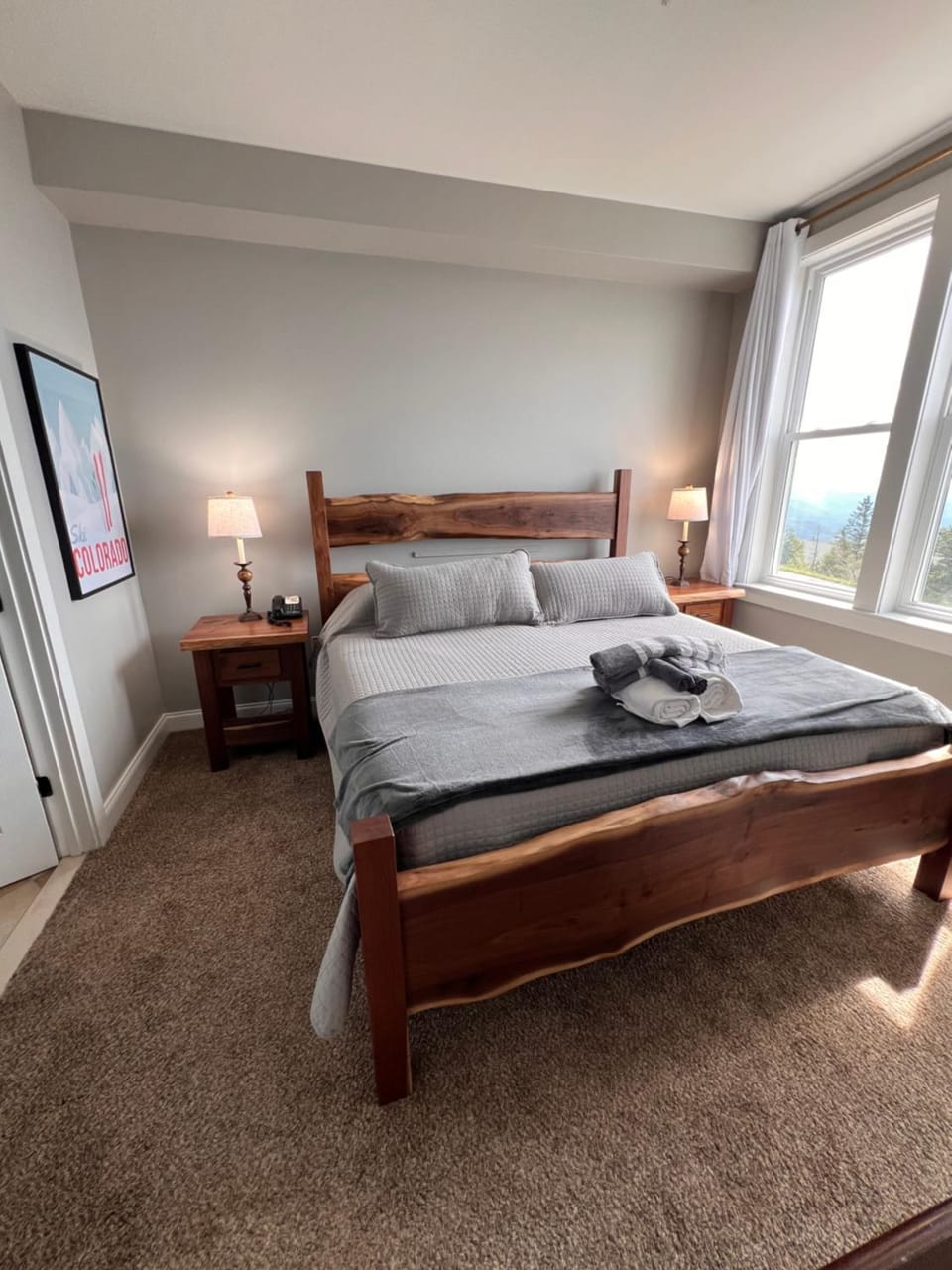 Village Ski-in - Ski-out 3BR3BA Condo w Hot Tub House in Snowshoe