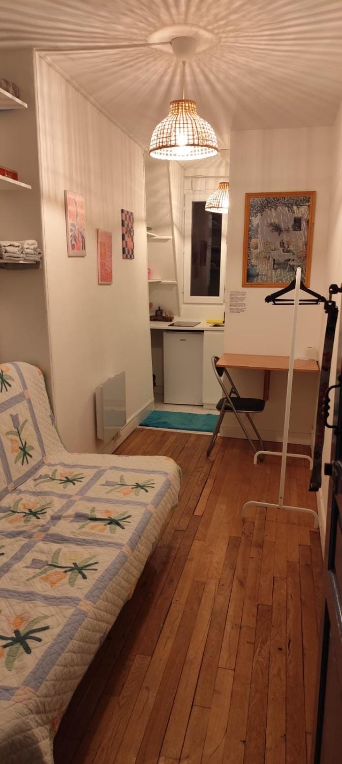 Chambre au pied de la Tour Eiffel Apartment in Paris