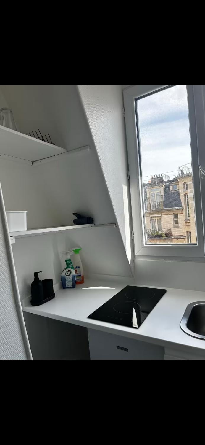 Chambre au pied de la Tour Eiffel Apartment in Paris