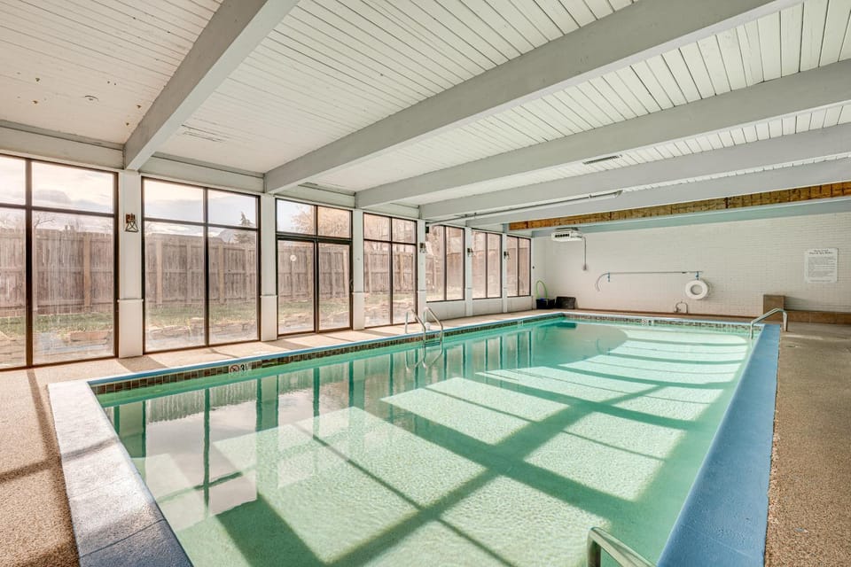 1 Mi to CU Boulder! Walkable Condo w/ Indoor Pool House in Boulder