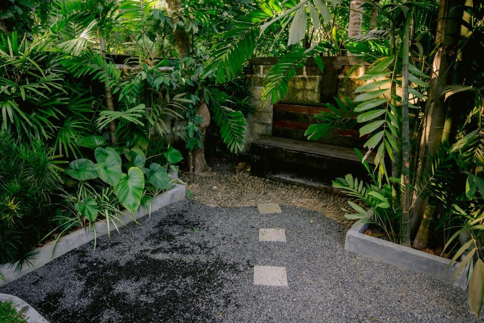 Ninety Four Plus Madiha Bed and Breakfast in Kamburugamuwa