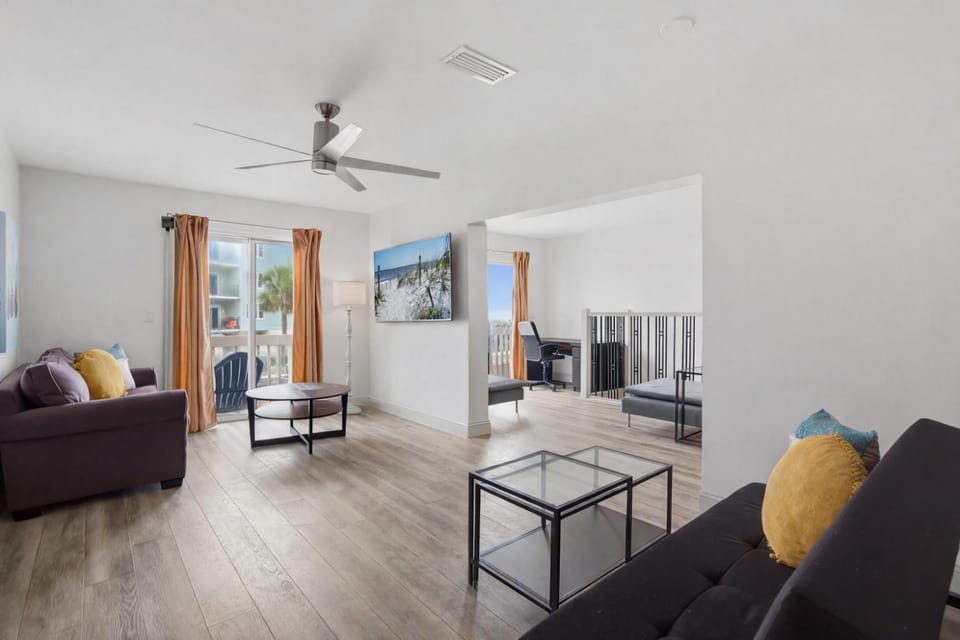 Be A Nomad - 1 Min to Jacksonville Beach - 3 Bed 3 Bath Apartment - Sleeps 6 Apartment in Jacksonville Beach