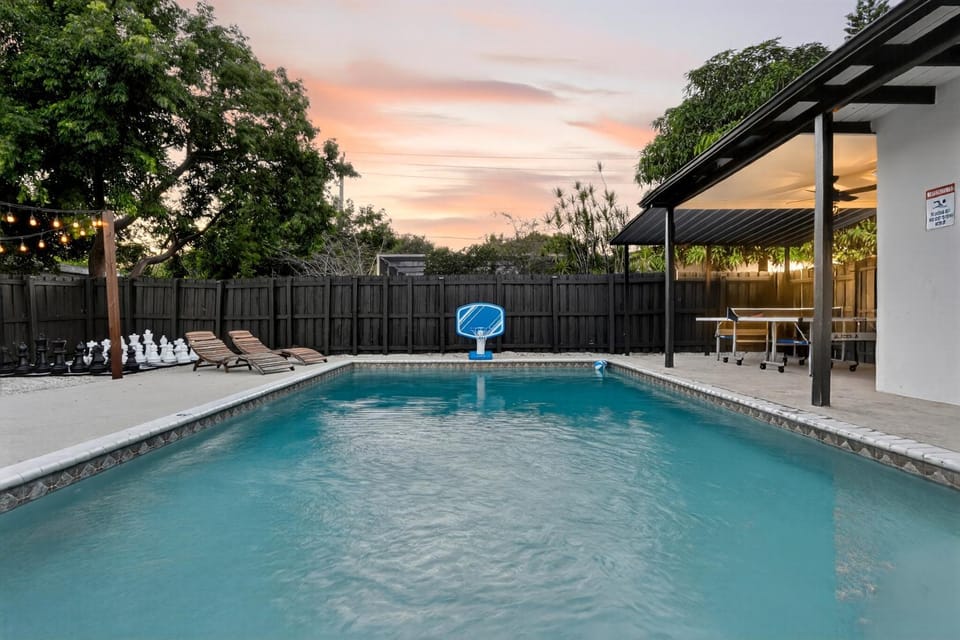 Swimming pool