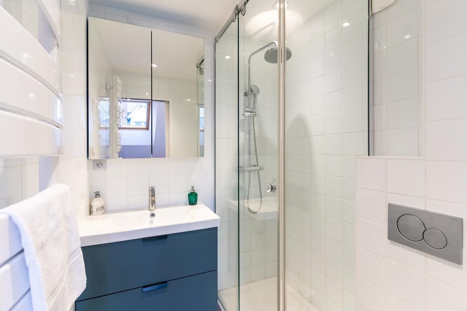 Shower, Bathroom, towels