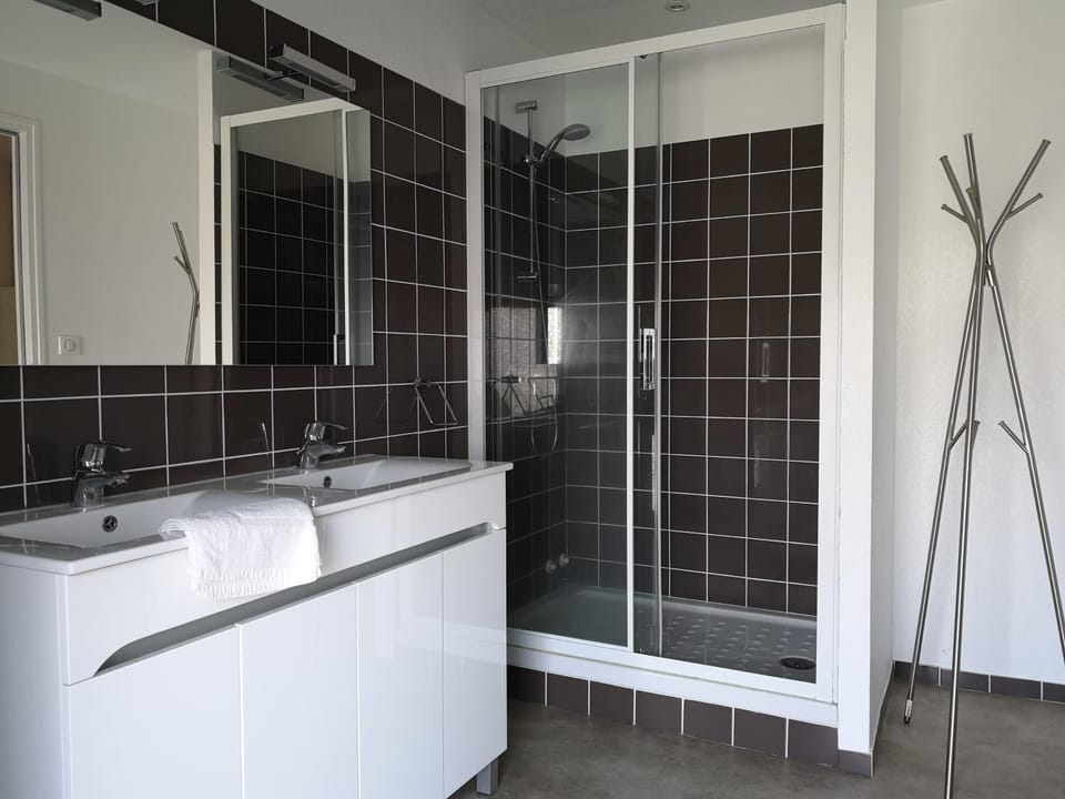 Shower, Bathroom