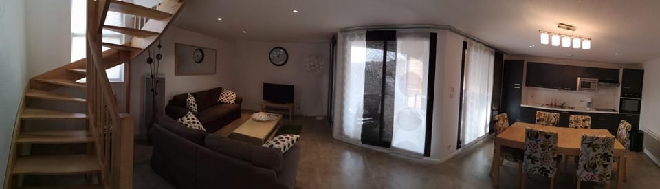 TV and multimedia, Kitchen or kitchenette, Living room, Dining area