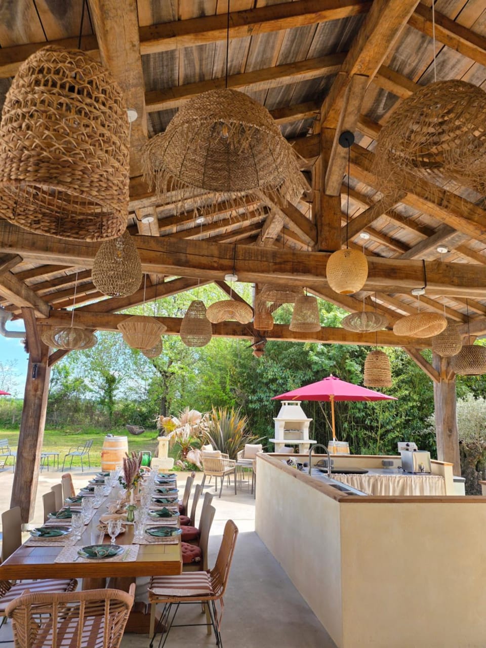 Patio, BBQ facilities, kitchen