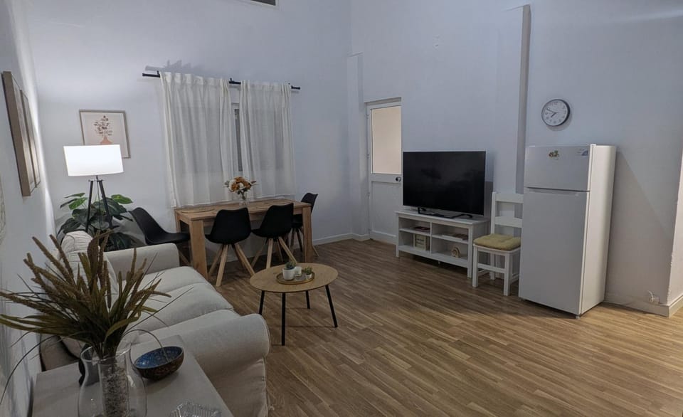 TV and multimedia, Living room, Dining area