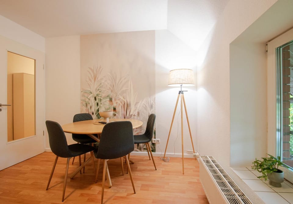 Seating area, Dining area, Food, Food, kitchen