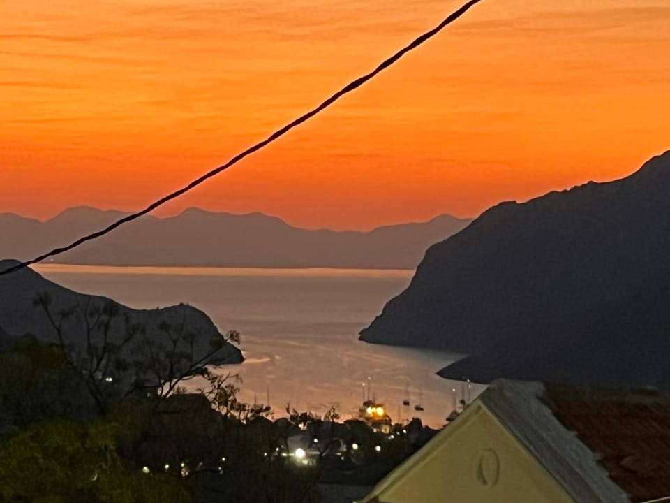 View (from property/room), City view, Landmark view, Sea view, Sunrise