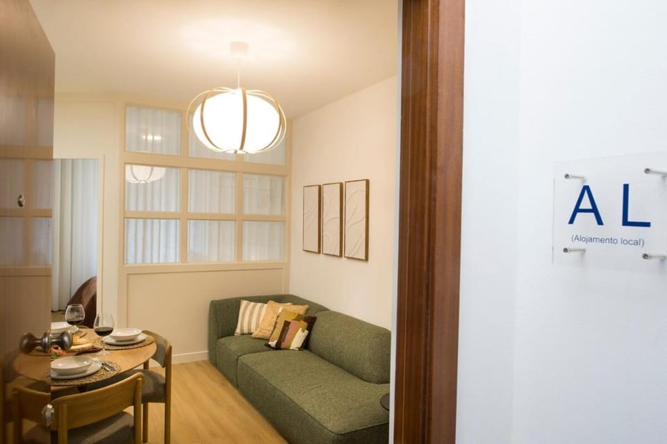 Historic Apt with View of Infante Square Apartment in Porto