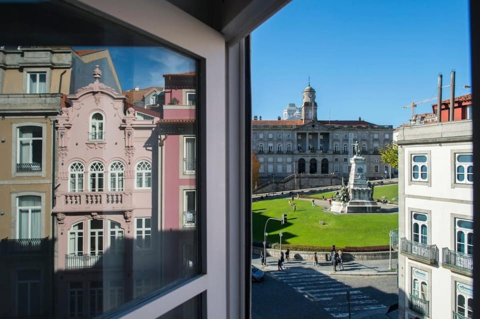 Historic Apt with View of Infante Square Apartment in Porto