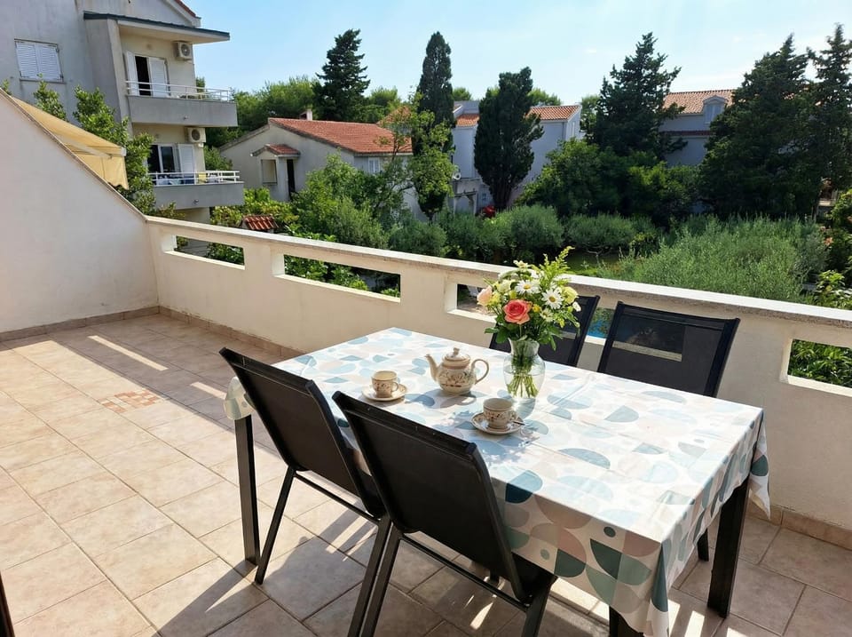 Patio, Day
