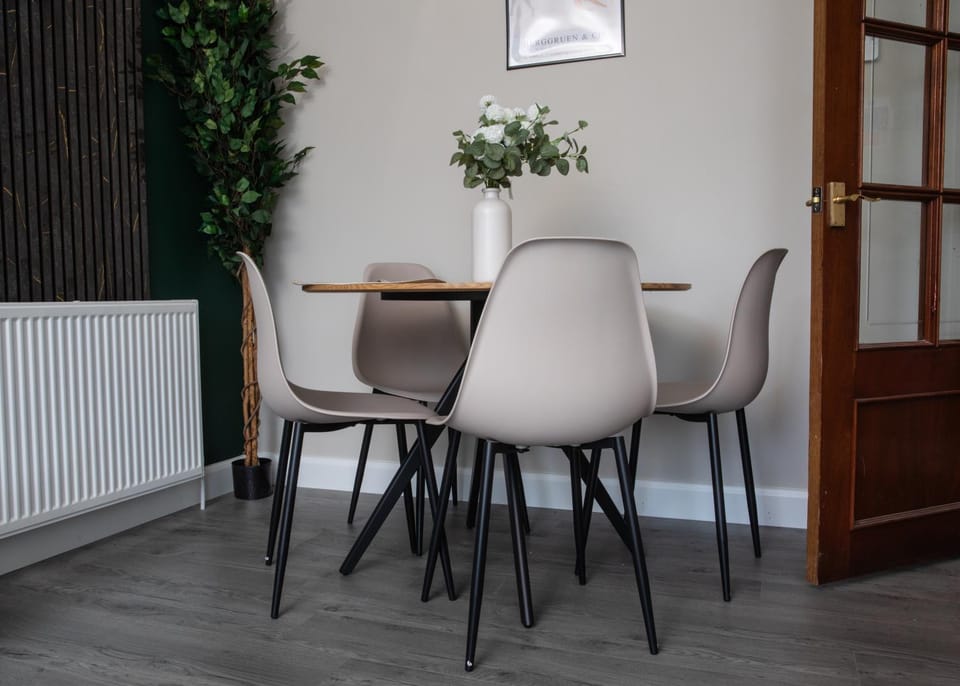 Vacant Nests The Ivy Cottage Wi-Fi Spacious House in Scotland