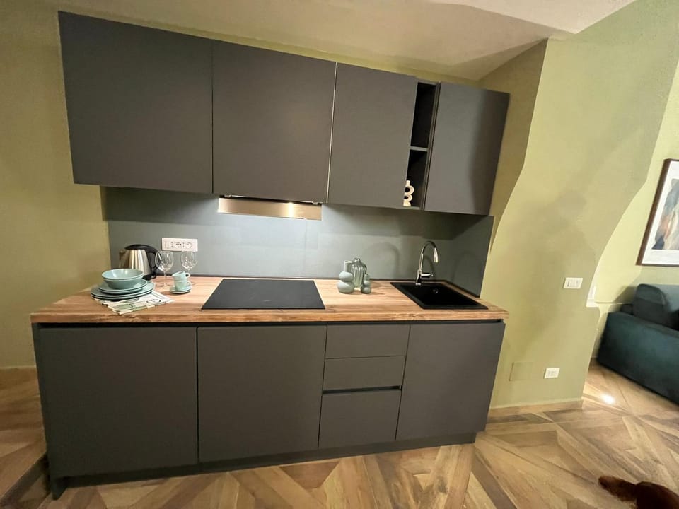 Kitchen or kitchenette