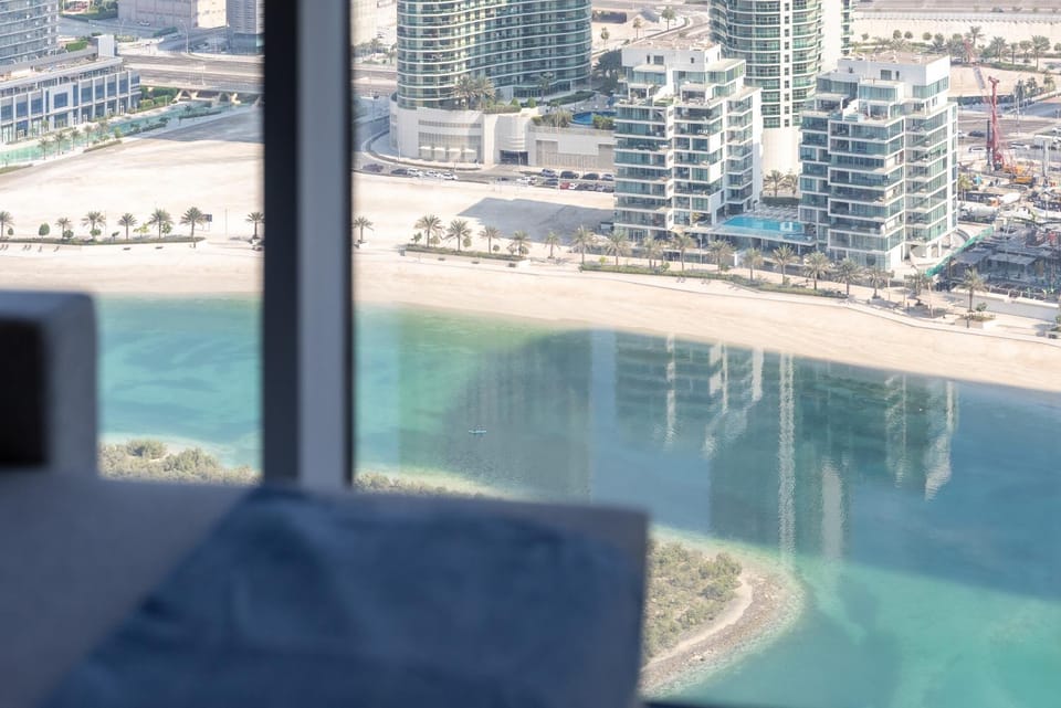 Natural landscape, Balcony/Terrace, Beach, City view, Sea view