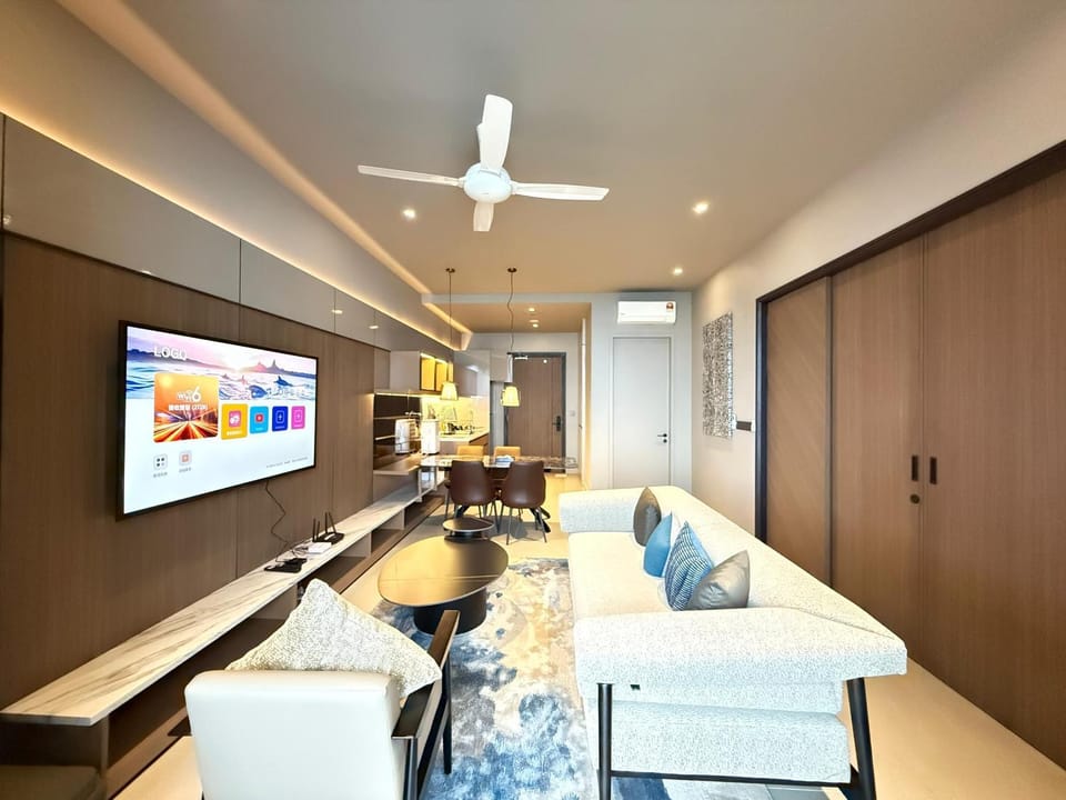TV and multimedia, Living room, Photo of the whole room, Seating area, air conditioner