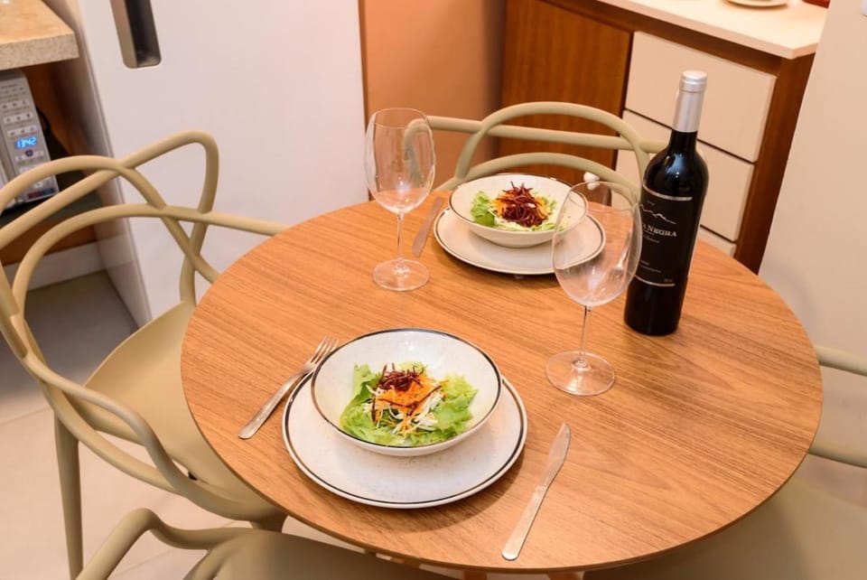 Recém-reformado, 2 min da praia e ar split Apartment in Rio de Janeiro