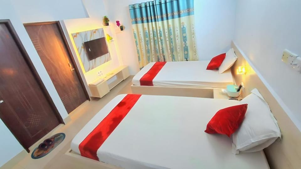 Hotel Lynn Valley, Delux Non AC Double Bed Hotel in Bangladesh