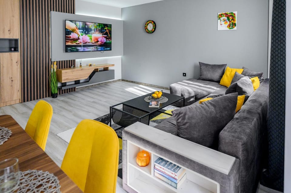 Communal lounge/ TV room, TV and multimedia