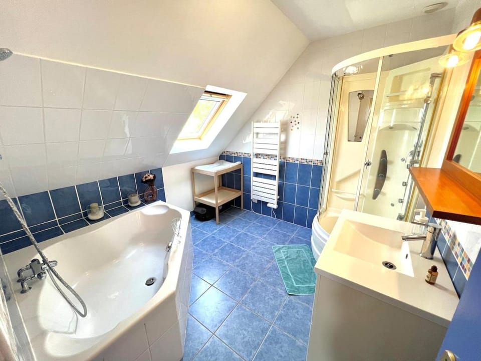 Shower, Bathroom, Bath