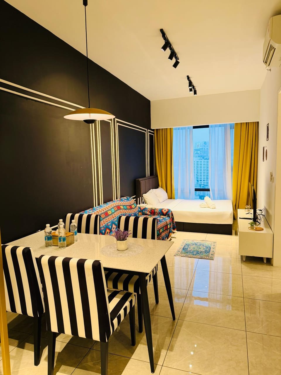 Photo of the whole room