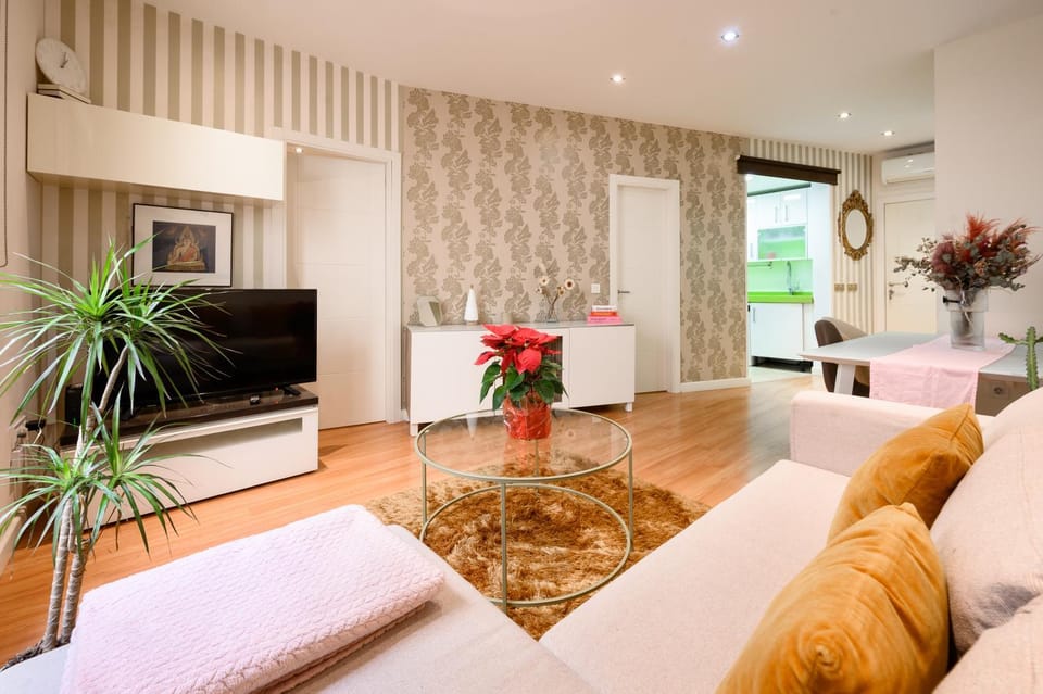 Living room, Lounge or bar