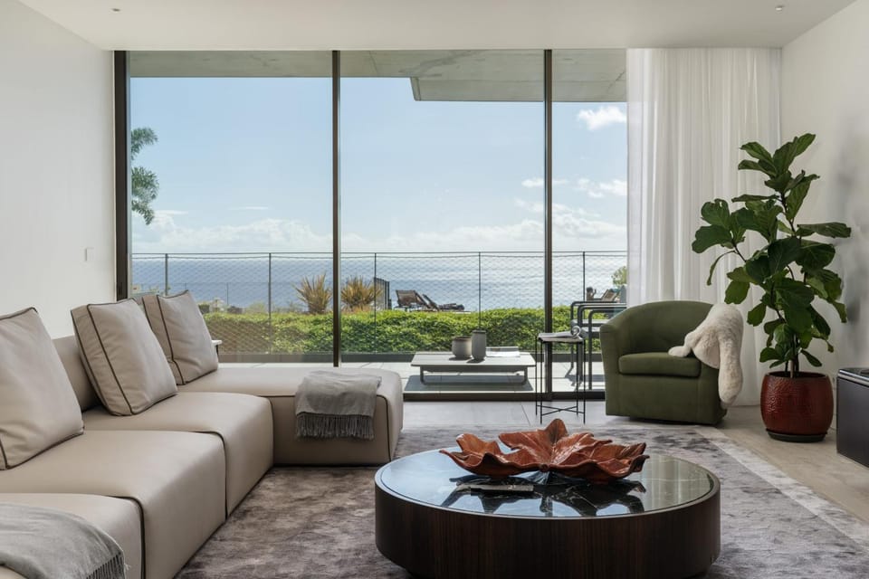Day, View (from property/room), Balcony/Terrace, Living room, Seating area, Sea view