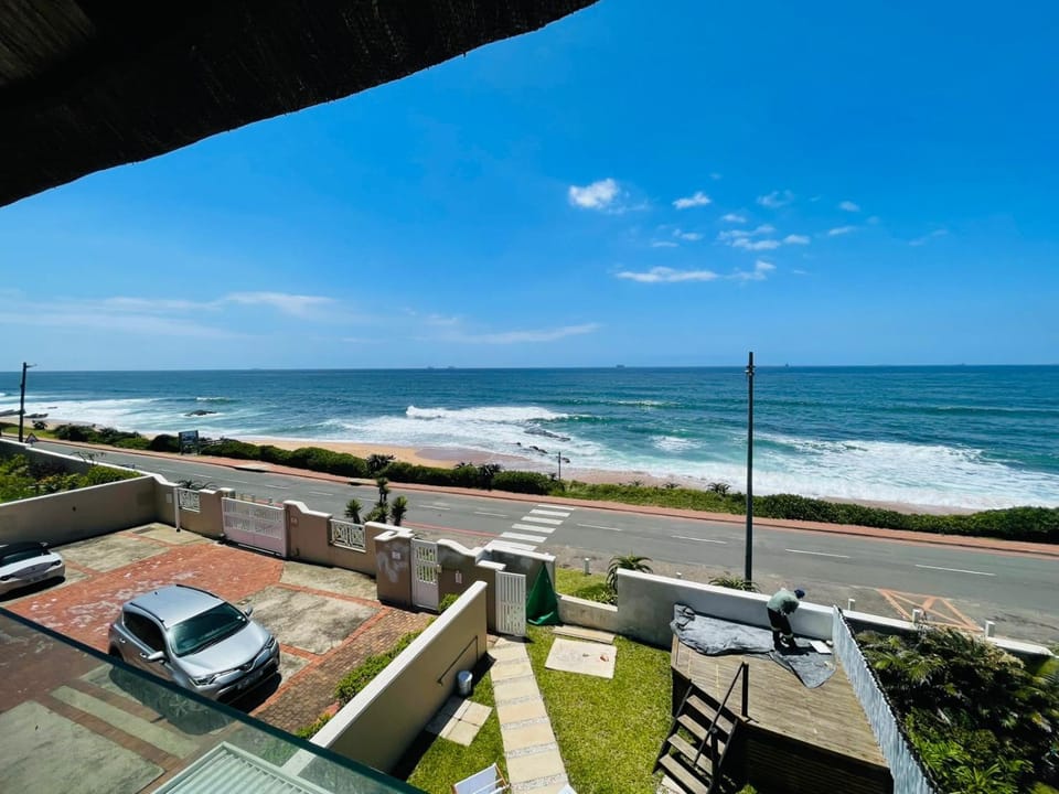 Property building, Day, View (from property/room), Balcony/Terrace, Beach, Sea view, Parking