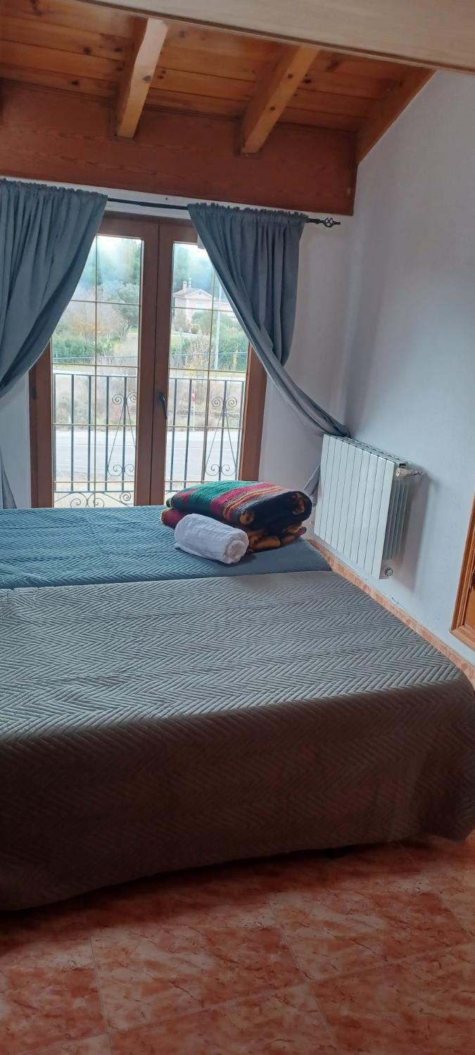 Bed, Photo of the whole room, Bedroom, furniture, towels