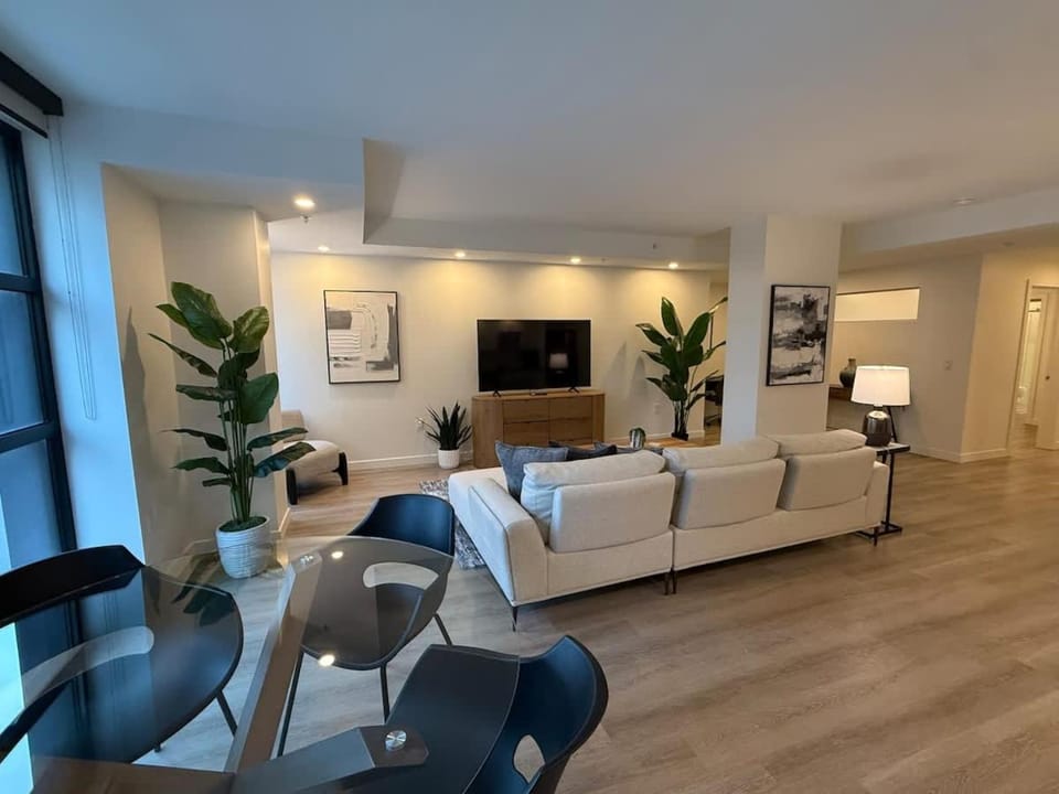 Halifax Waterfront 2 BR and 2 Bath with 6 appliances Apartment in Dartmouth