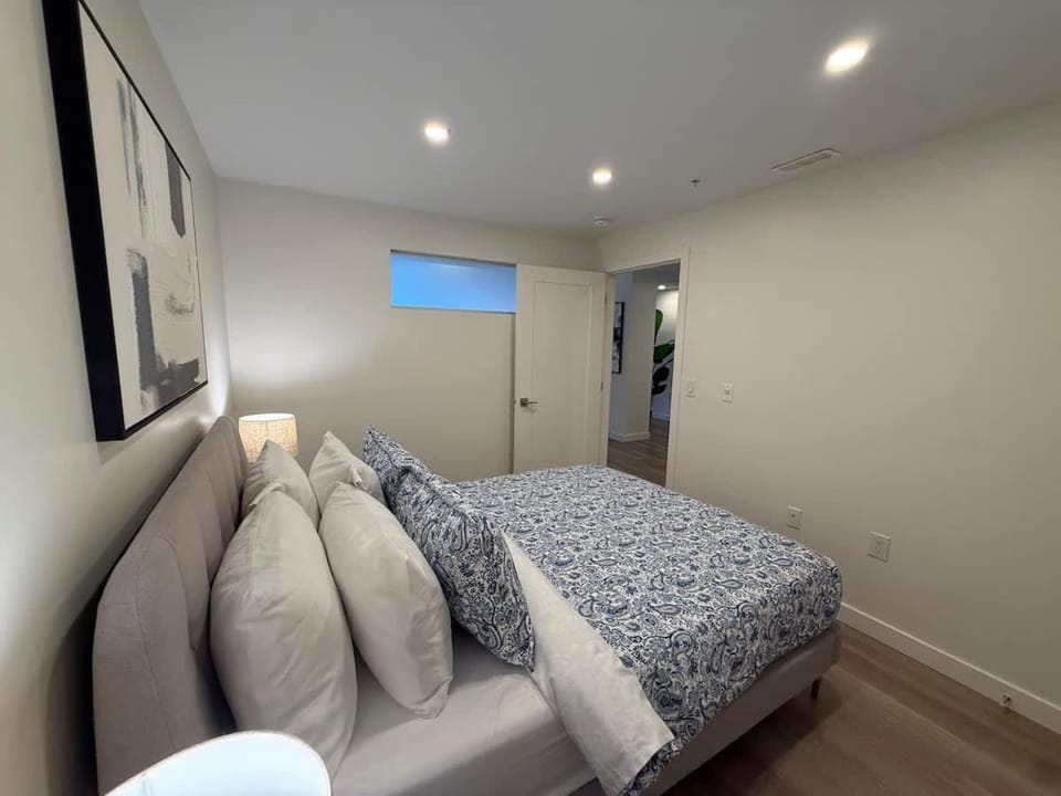 Halifax Waterfront 2 BR and 2 Bath with 6 appliances Apartment in Dartmouth
