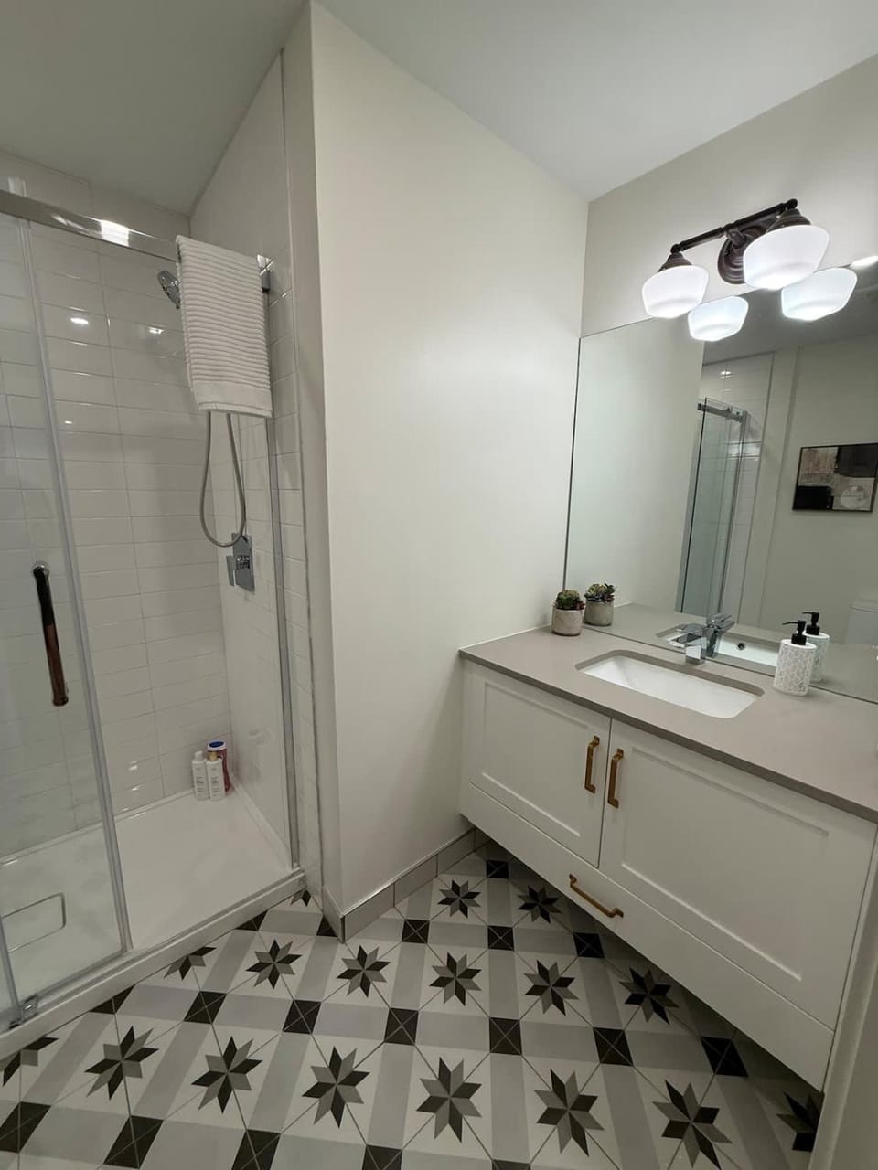 Halifax Waterfront 2 BR and 1 Bath with 6 appliances Apartment in Dartmouth