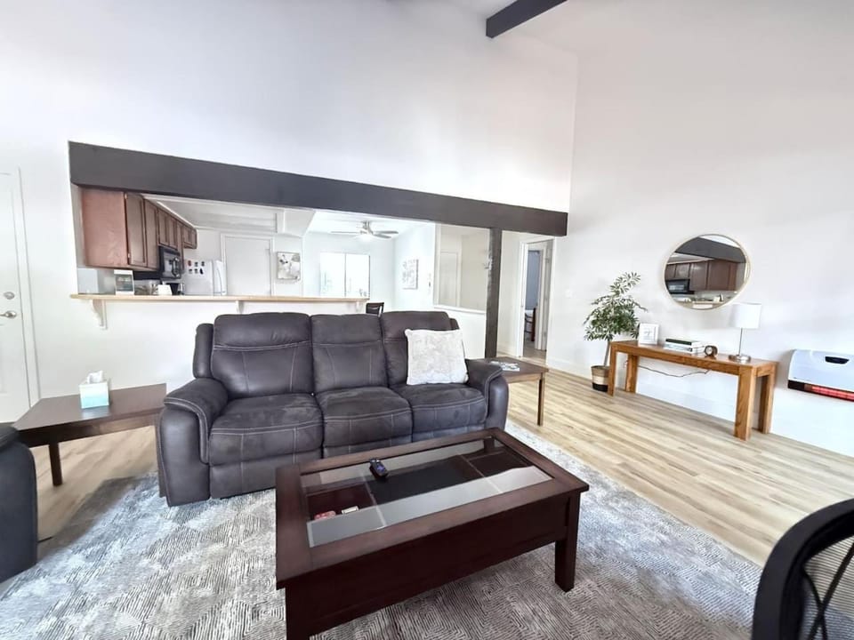 Sports Village, 2 BR 1 BA, Sleeps 4, Fireplace House in Arizona