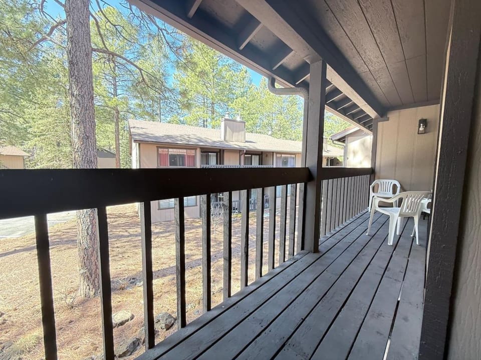 Sports Village, 2 BR 1 BA, Sleeps 4, Fireplace House in Arizona