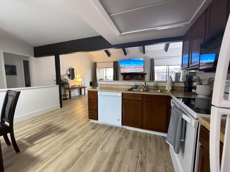 Sports Village, 3 BR 2 BA, Fireplace, Sleeps 6 House in Arizona