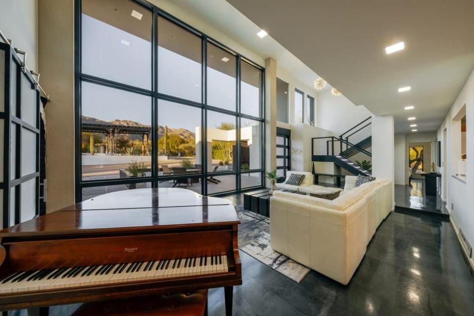 Estate, Home and Guesthouse, 2 Pools, 7 BR 5 BA House in Catalina Foothills