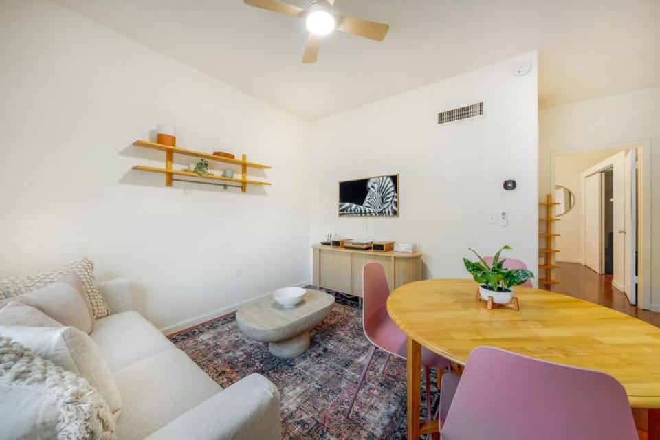 Central and Cozy, 1 BR 1 BA, Near Alvernon Park House in Tucson