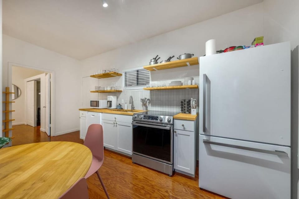 Central and Cozy, 1 BR 1 BA, Near Alvernon Park House in Tucson