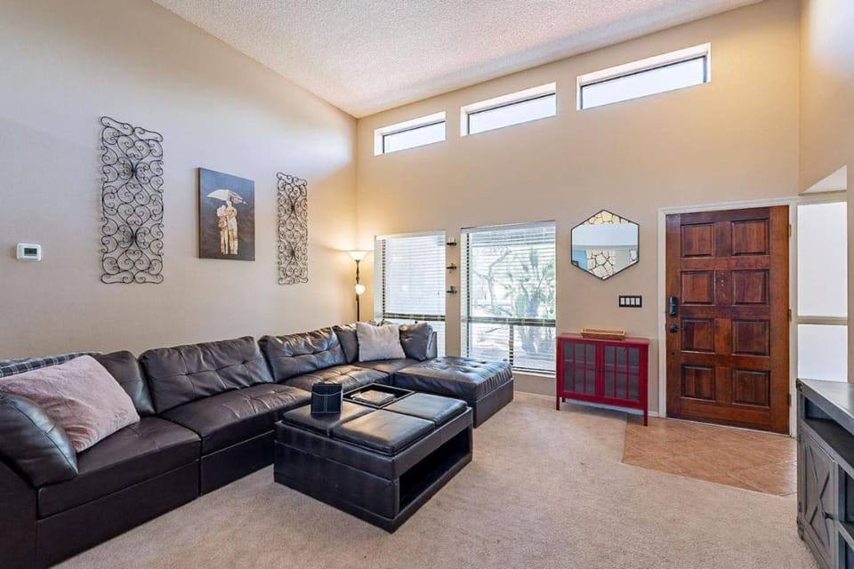 East Tucson, Pool and Hot Tub, Sleep 7, 3BR 2BA House in Tanque Verde