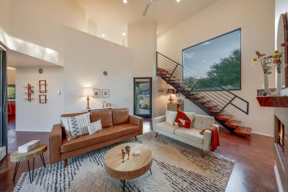 Pool, Hot Tub, Mountain Views, GH, 3 BR 2 BA House in Catalina Foothills
