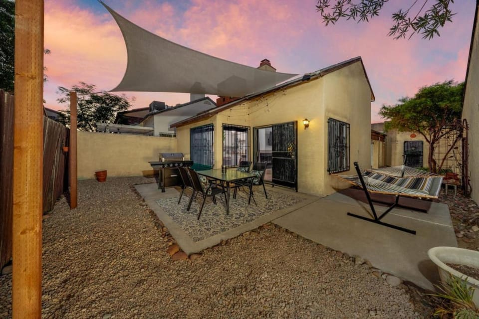 St. Mary Gem, Cozy, 1 BR 1 BA, Patio, Garage House in Tucson