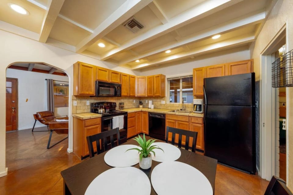 Near TMC, Central, 3 BR and 1 BA, Fenced Yard House in Tucson