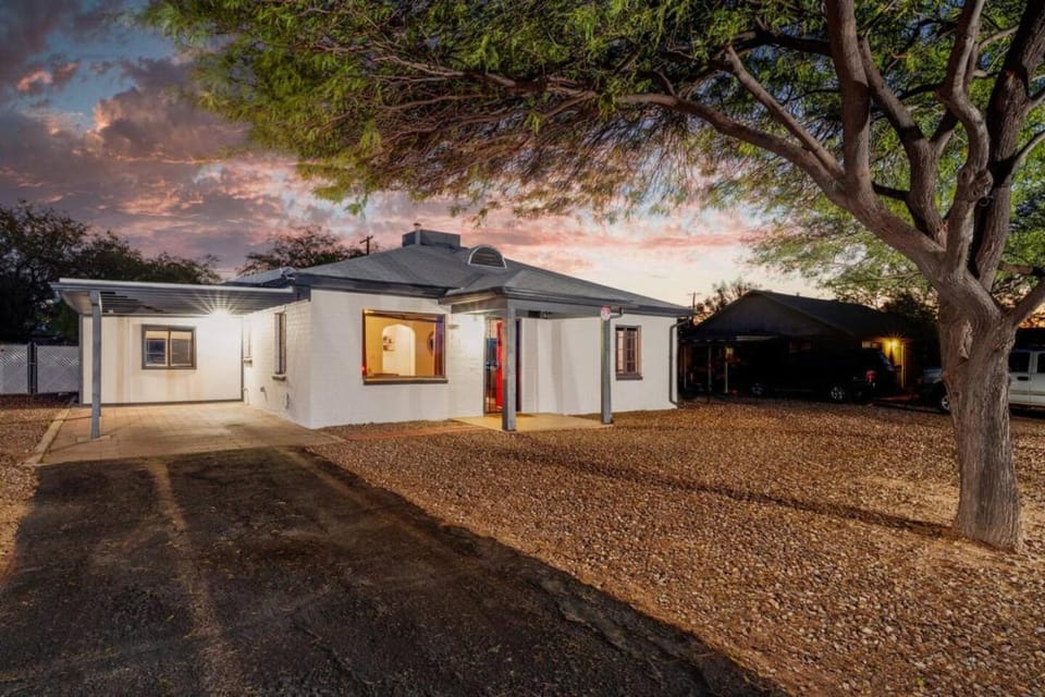 Near TMC, Central, 3 BR and 1 BA, Fenced Yard House in Tucson