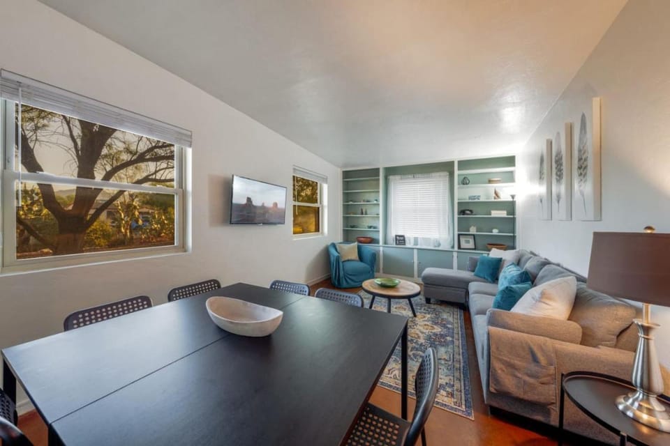 Reid Park and Zoo, 3 BR 2 BA, Golf, Remodeled House in Tucson