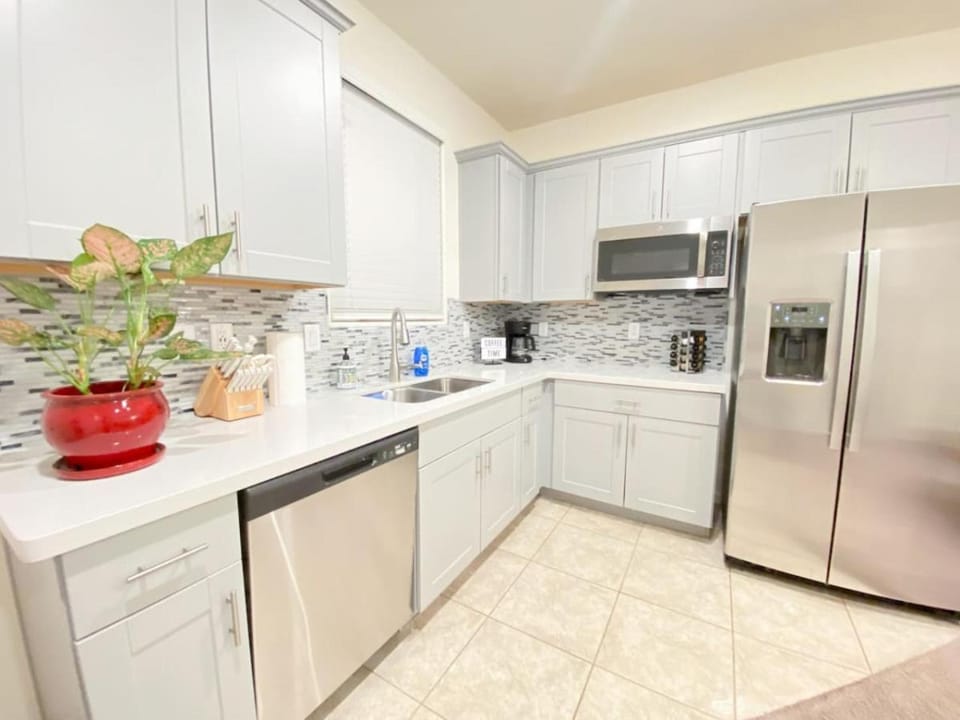 Kitchen or kitchenette, dishwasher, oven, pet friendly, stove, toaster