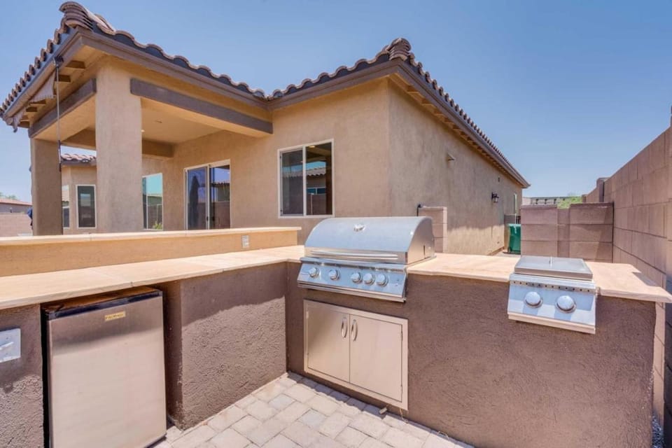 Design Dream, 4 BR 3 BA, Garage, Mountain Views House in Sahuarita